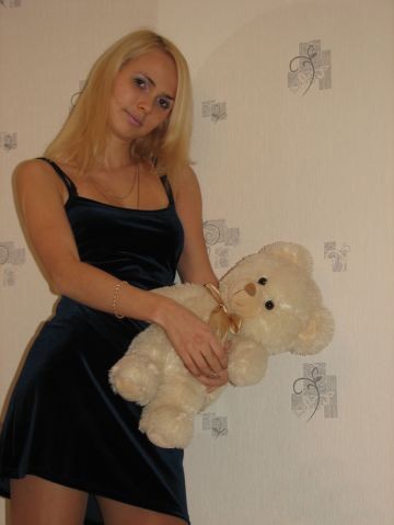 1_Me_with_teddy_bear.jpg