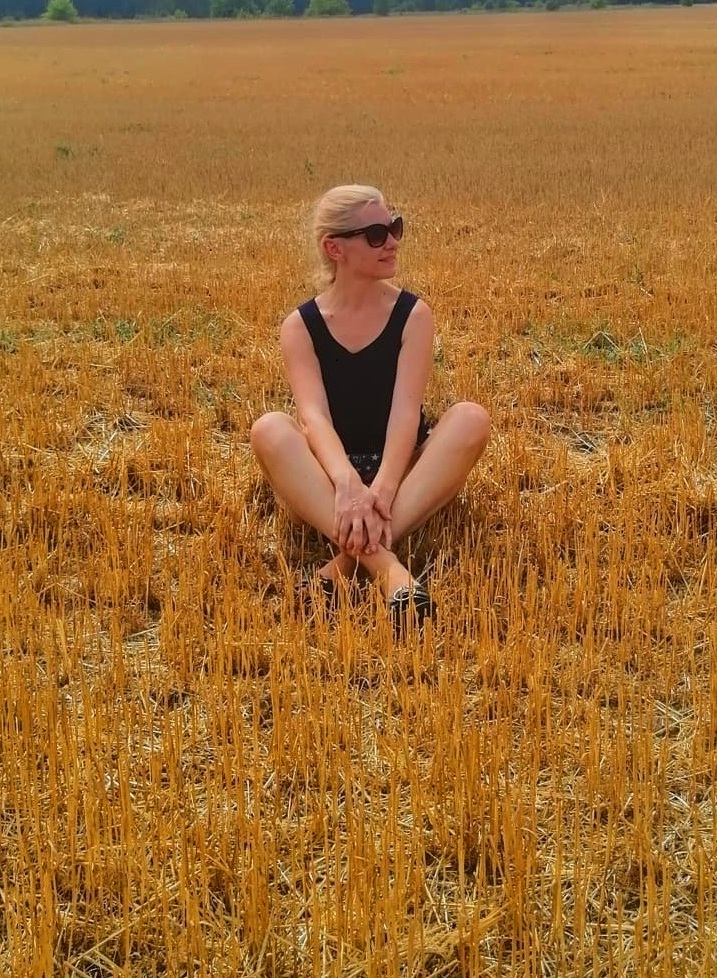 28410646.jpg