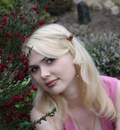 2_Irina_with_flowers.jpg