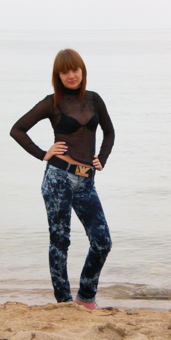 3_ya_v_pose.jpg