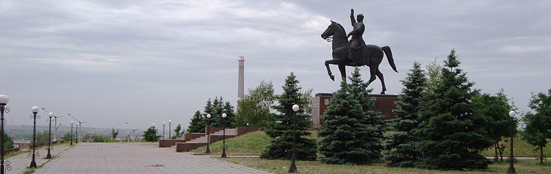 800px-Kotsiubynsky_Street_Luhansk.JPG