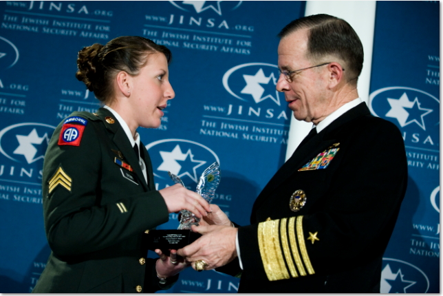 Adm__Mike_Mullen_poses_for_a_photo_with_U_S__Army_Sgt__Monica.jpg