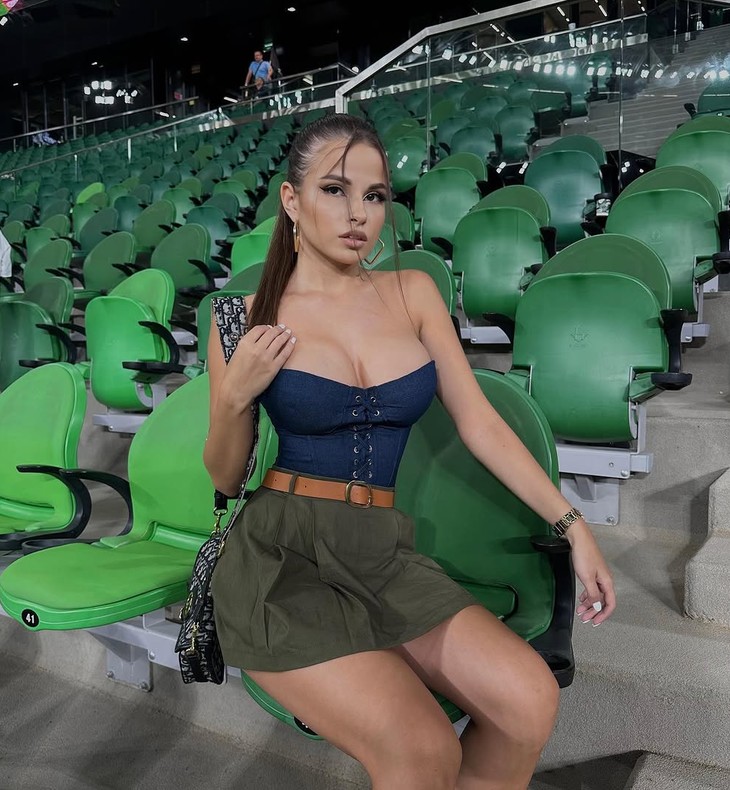 AlinaBurdina4.jpg