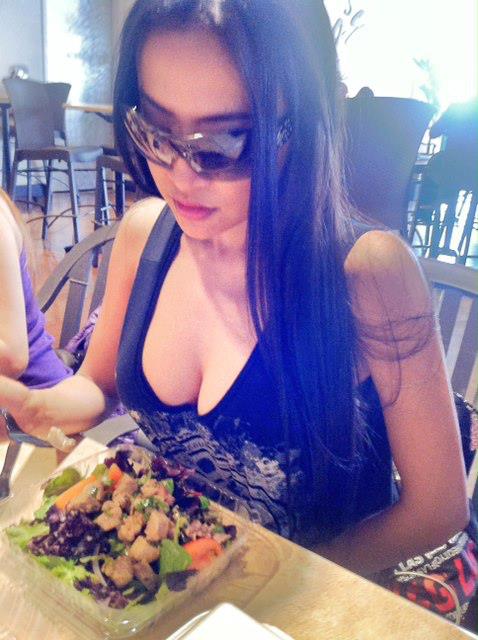 Eating_outsyd.jpg