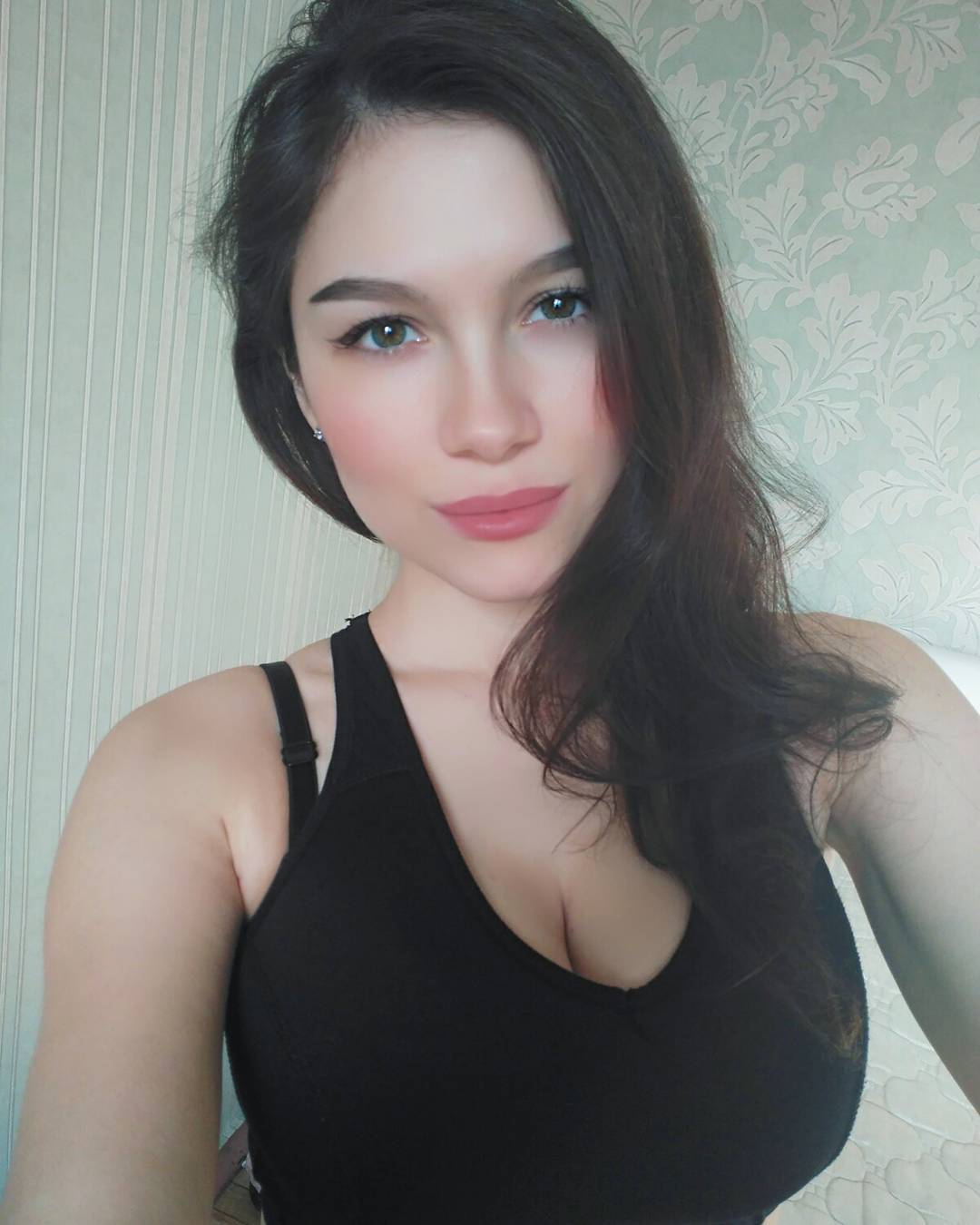 H0d37lOAnlA_002.jpg