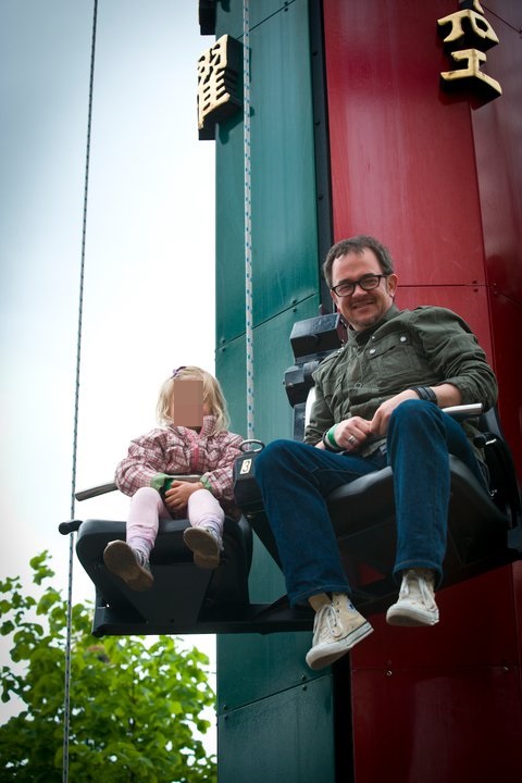 Having_fun_with_my_daughter_on_Easter_Sat.jpg