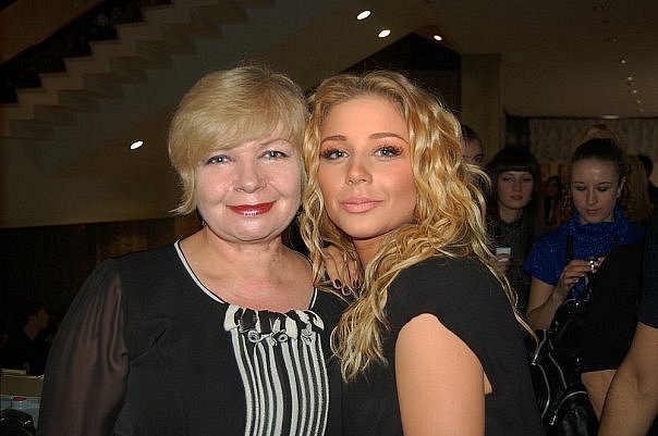 Nataliya_and_mom_.jpg