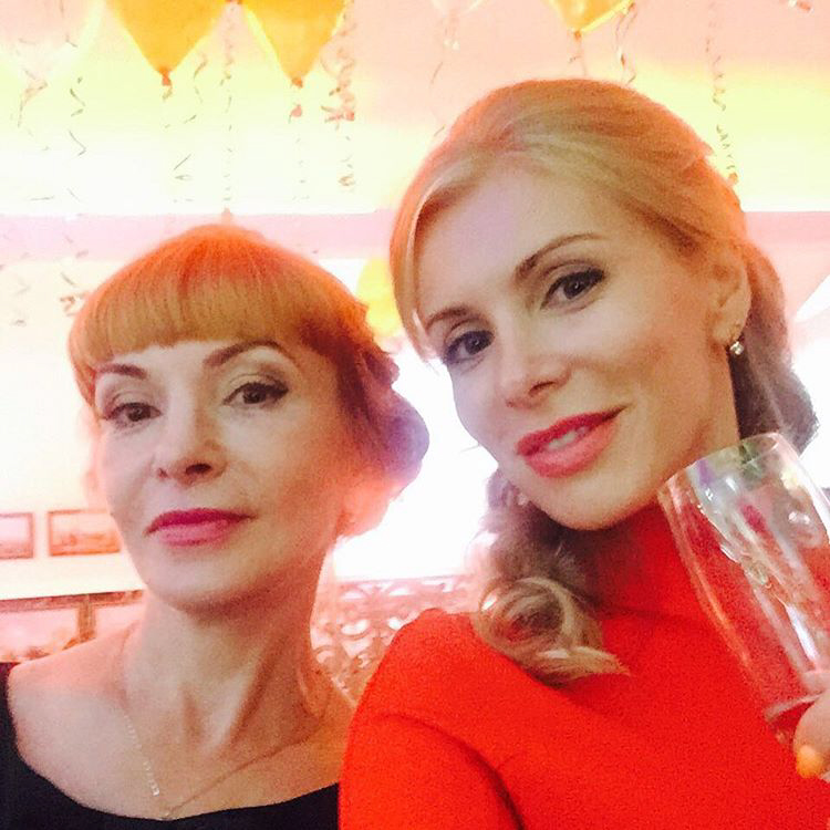 With_mum.jpg