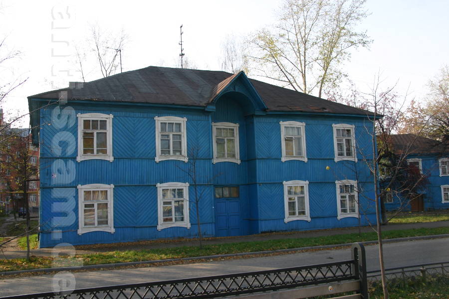 Yoshkar-Ola_-_Blue_House_001.JPG