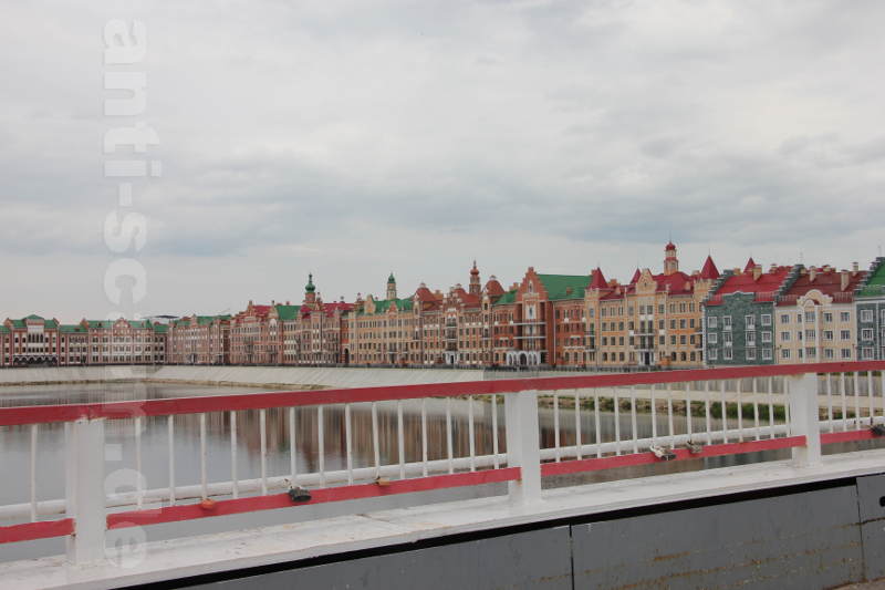 Yoshkar-Ola_-_Brugge_Embankment.JPG