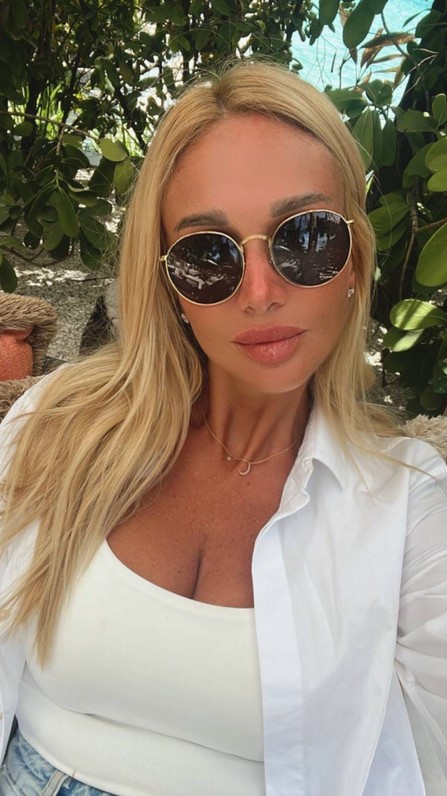 amelia_carter23_2.jpg