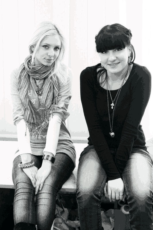 at_work_with_collegue.jpg