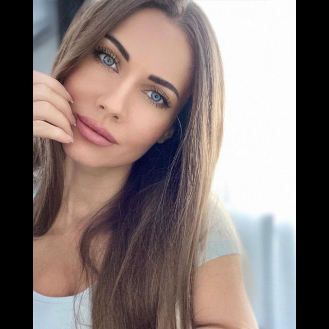 Dina Belenkaya on X: My face when I push a door that says pull
