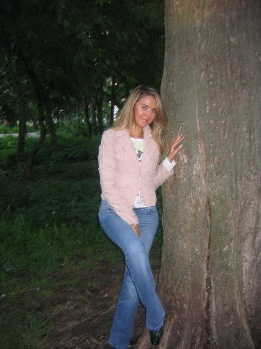 elena_schoell12pg8l_001.jpg