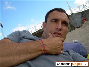 england_dating_2337615.jpg