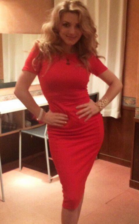 favourite_red_dress_verkl.jpg