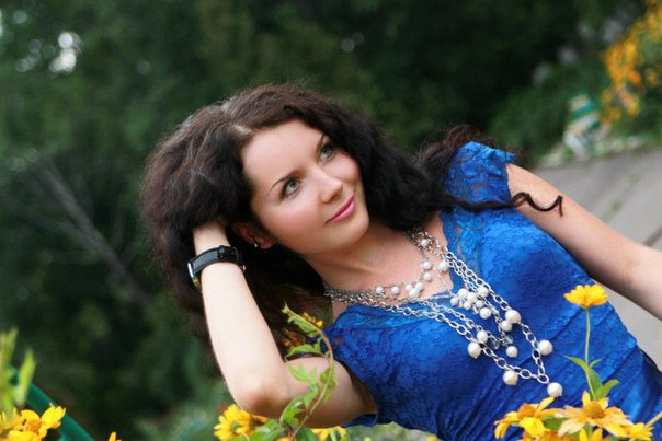 in-yeallow-flowers.jpg