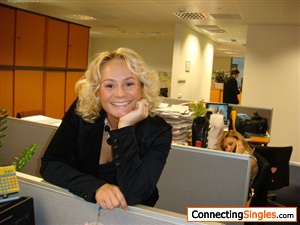 united_arab_emirates_singles_3181661.jpg