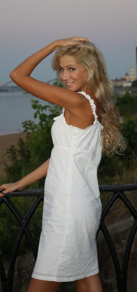 z_484359f4.jpg